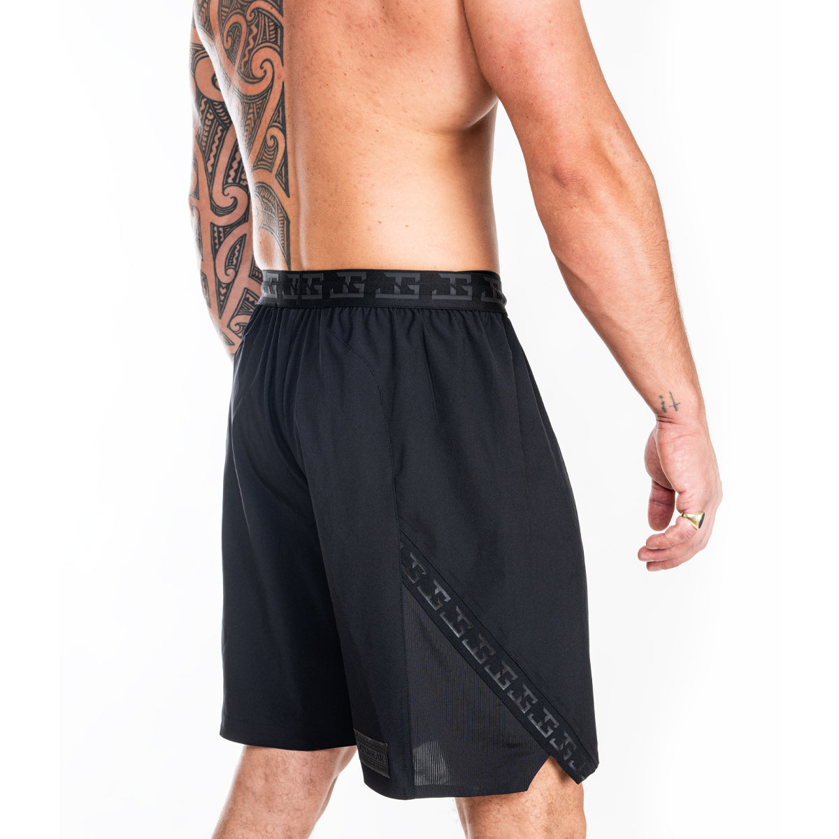 The Essential short- Black/Black