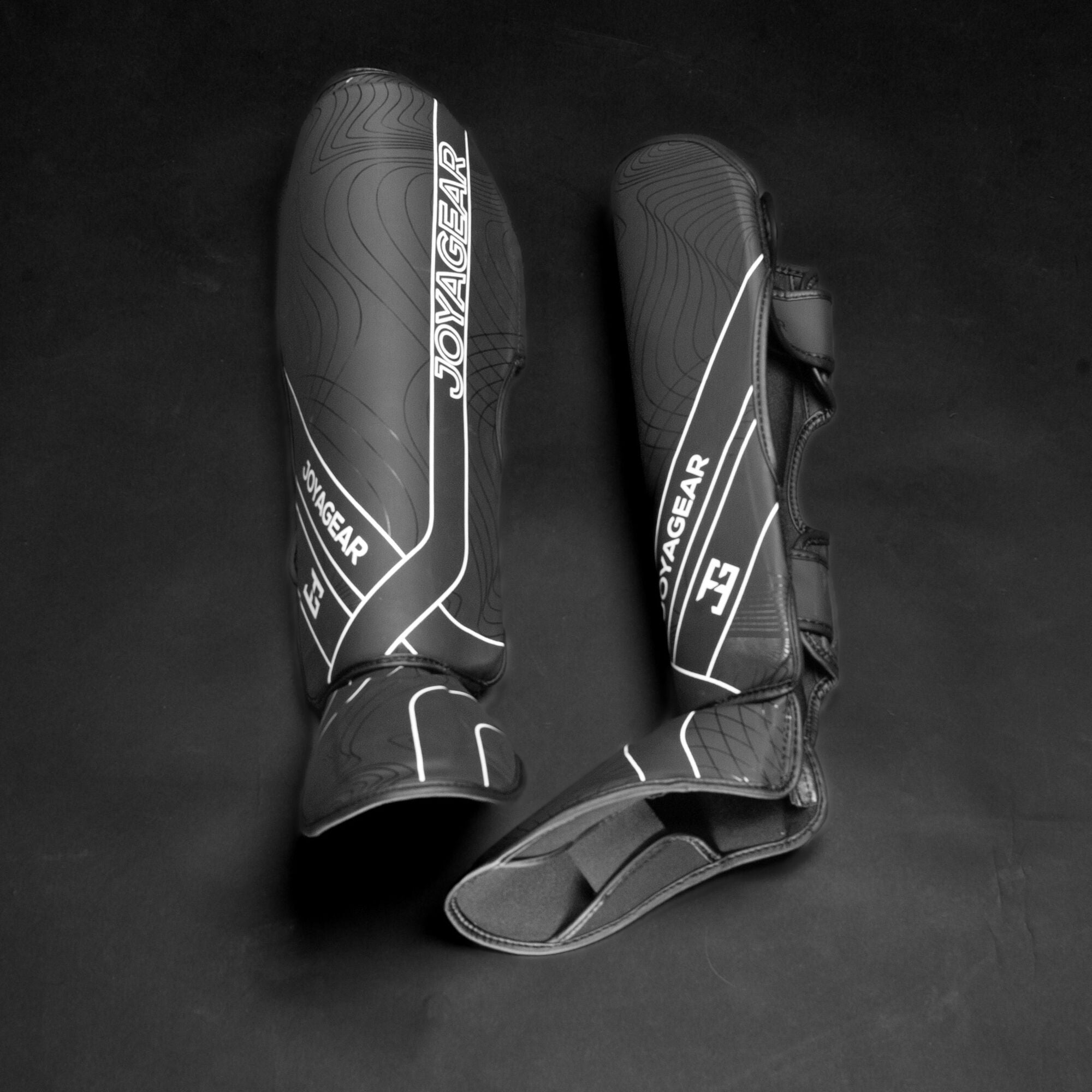 Joya ESSENTIAL Kickboxing shinguard- Black/White