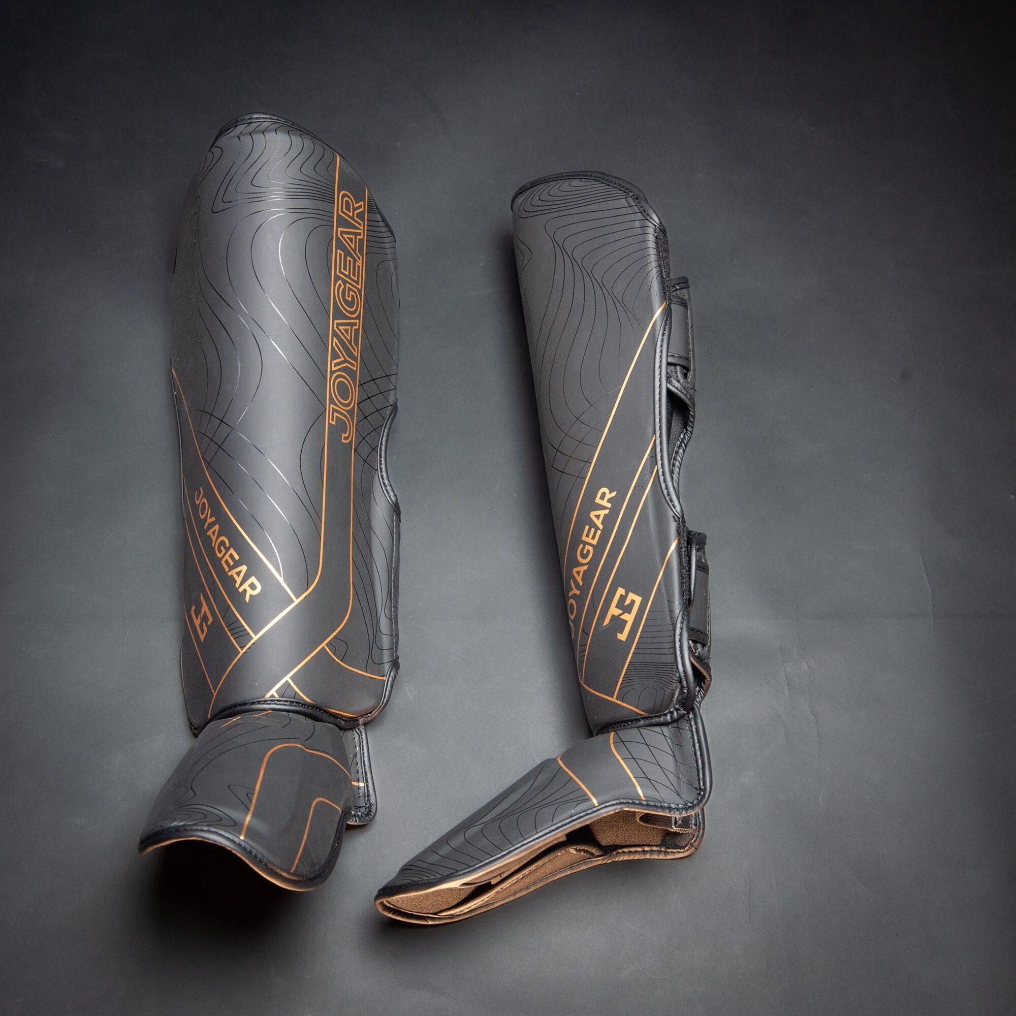 Joya ESSENTIAL Kickboxing shinguard- Black/Gold